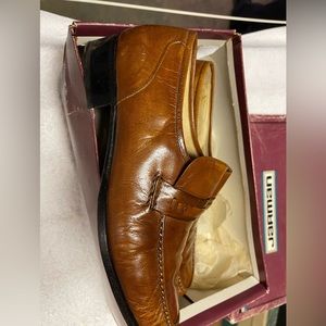 Men shoes in 10.5